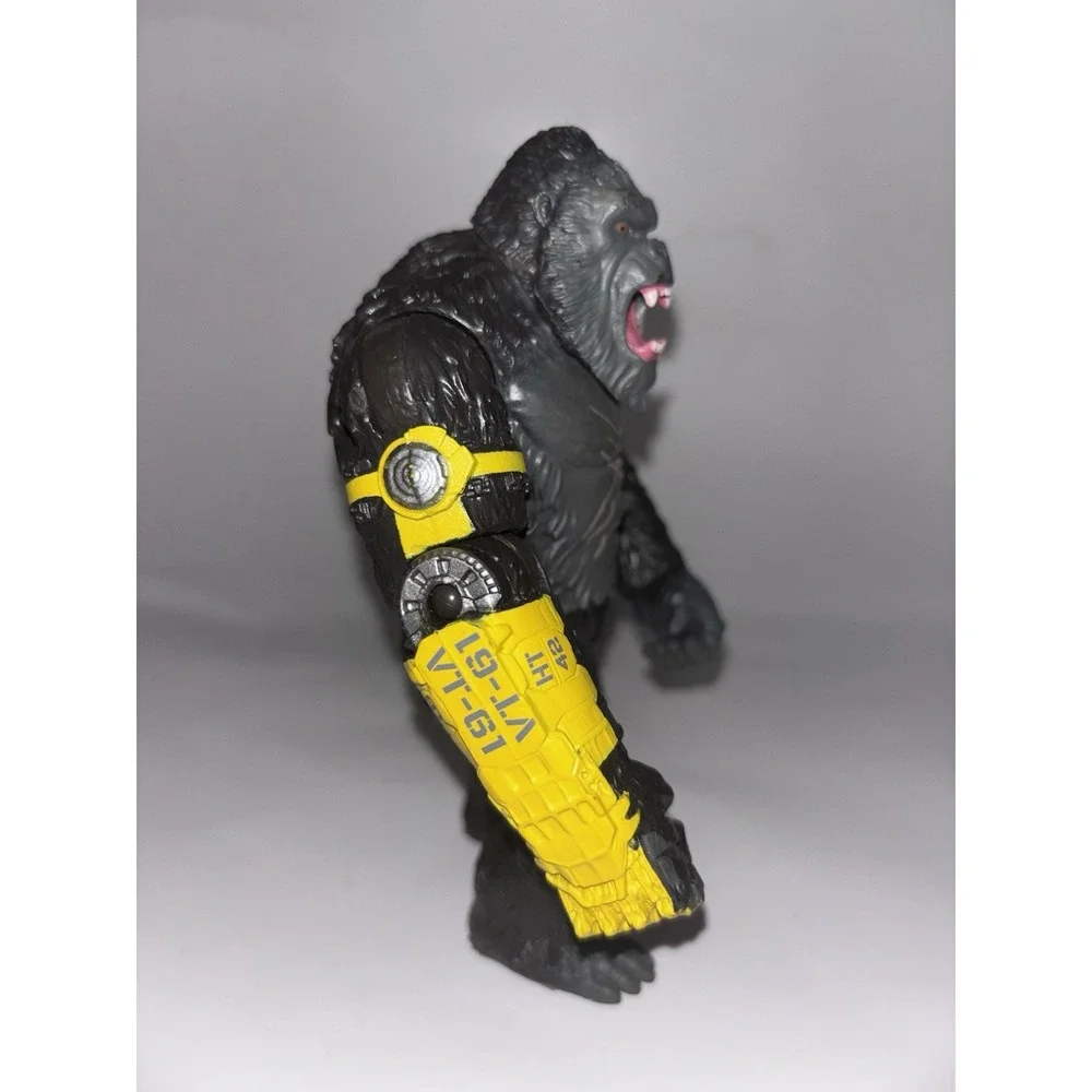 KONG w/ BEAST Glove 6